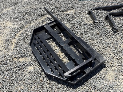 2026 GIYI GY-DHC 60 in Skid Steer Forks (Unused)