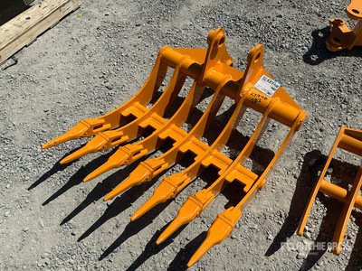 2026 GIYI 32 in Excavator Rake - Fits Cat 305 (Unused)