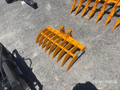 2026 GIYI 38 in Excavator Rake - Fits Cat 303 (Unused)