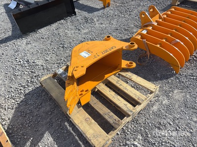 2026 GIYI GY-BK 12 in Excavator Bucket - Fits Cat 307 (Unused)