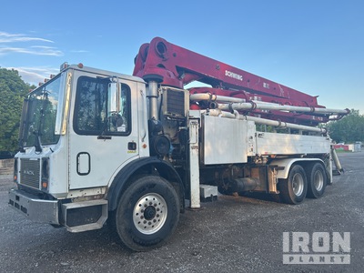 2008 Schwing 2025-5732XL 33 m on 2007 Schwing MR6 6x4 Concrete Pump Truck