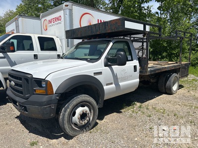 2007 Ford F-550 Super Duty XL 4x2 Flatbed Truck