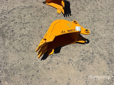 2026 GIYI GY-BK 12 in Digging Excavator Bucket - Fits Cat 305 (Unused)