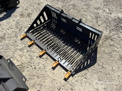 2026 GIYI GY-RB44 44 in Skeleton Mini Skid Steer Bucket (Unused)