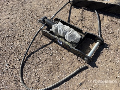 2026 GIYI GY-XJ3T 12 in Hydraulic Excavator Thumb - Fits Cat (Unused)