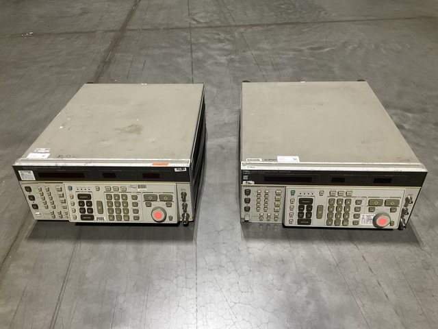 (2) HP 8662A Synthesized Signal Generators
