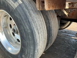 Underbody with Non-Driven Drop Axle (1)