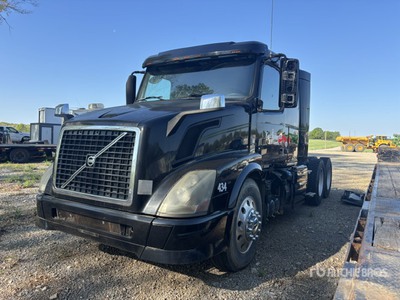 2013 Volvo VNL Sleeper Prime Mover