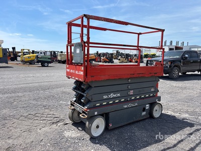 Skyjack SJIII-3226 Electric Scissor Lift