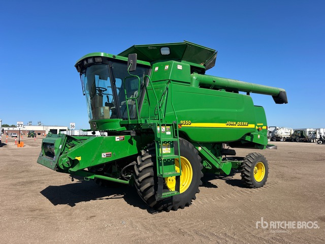 2000 John Deere 9550 Combine Harvester