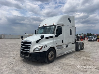 2020 Freightliner Cascadia 126 6x4 تراكتور شاحنة كابينة النوم (ثنائية المحور)