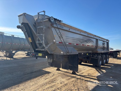 2022 Germanic Trailer 31 ft Tri/A Remolque banera