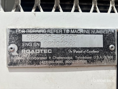 2013 Roadtec SB2500E Wheel Asphalt Transfer Machine