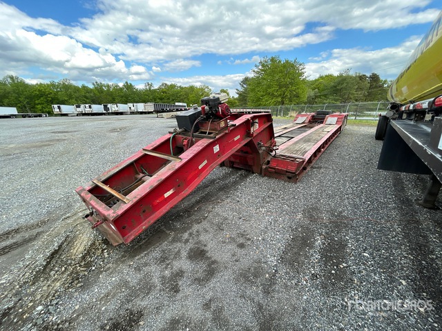 2001 Rogers Tri/A Removable Gooseneck Lowboy Trailer