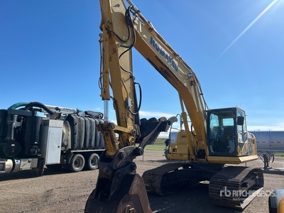 2013 Komatsu PC210LC-10 Tracked Excavator