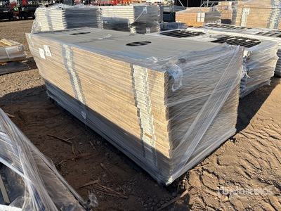 Quantity of (30) FRTRS FE26 AXIS INFL PNL HRZ 34X8' BLKSN