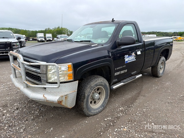 2008 Chevrolet Silverado 2500 HD LS 4x4 Pickup