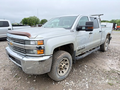 2015 Chevrolet Silverado 2500 HD LS 4x4 Crew Cab Pickup
