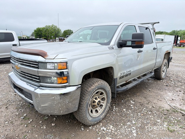 2015 Chevrolet Silverado 2500 HD LS 4x4 Crew Cab Pickup