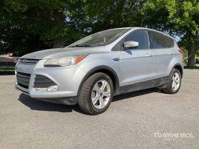 2016 Ford Escape SE AWD を見 SUV