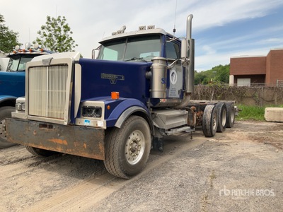 2000 Western Star 4900E 8x4 Cab and Chassis (Inoperable)