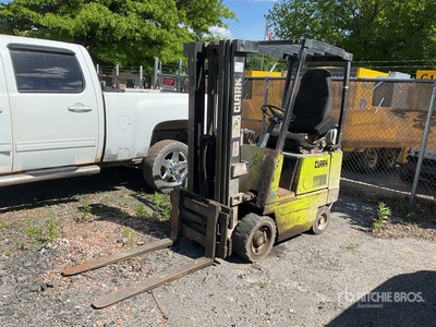 Clark GCS15 2600 lb Cushion Tire Forklift (Inoperable)