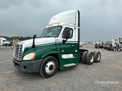 2016 Freightliner Cascadia 125 6x4 Day Cab Truck Tractor