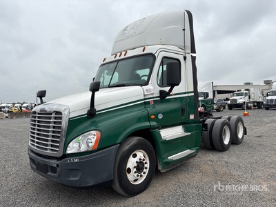 2016 Freightliner Cascadia 125 6x4 T/A Day Cab Truck Tractor