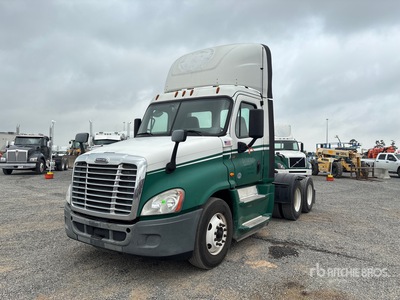 2016 Freightliner Cascadia 125 6x4 T/A Day Cab Truck Tractor