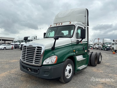 2016 Freightliner Cascadia 125 6x4 تراكتور شاحنة نهارية (ثنائية المحور)