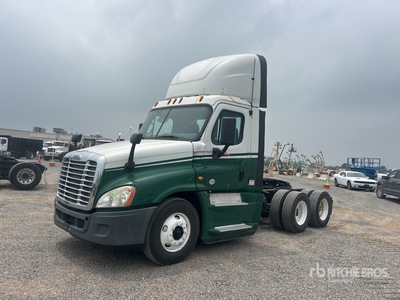 2016 Freightliner Cascadia 125 6x4 Day Cab Truck Tractor