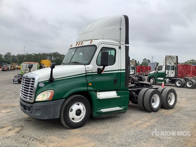 2016 Freightliner Cascadia 125 6x4 T/A Day Cab Truck Tractor