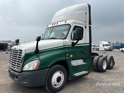 2016 Freightliner Cascadia 125 6x4 T/A Day Cab Truck Tractor