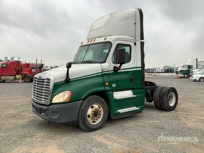 2016 Freightliner Cascadia 125 4x2 Day Cab Truck Tractor
