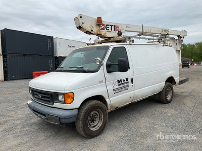 2007 ETI ETT293NV 29 ft on 2007 Ford E-350 4x2 Camion cesta