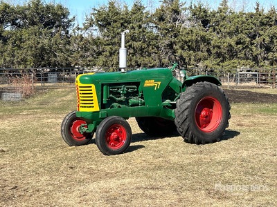 1952 Oliver Standard 77 2WD Wide Front Tractor histórico