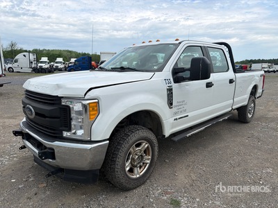 2017 Ford F-250 XL 4x4 Crew Cab Pickup