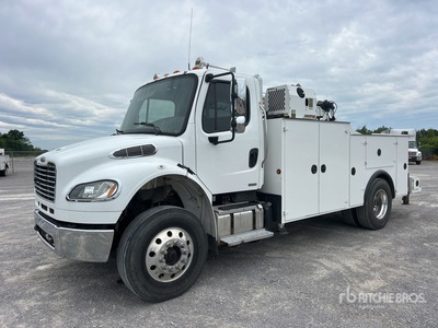 2011 Freightliner M2 106 4x2 Camion de servicios