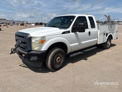 2015 Ford F-250 4x4 Extended Cab Utility Truck