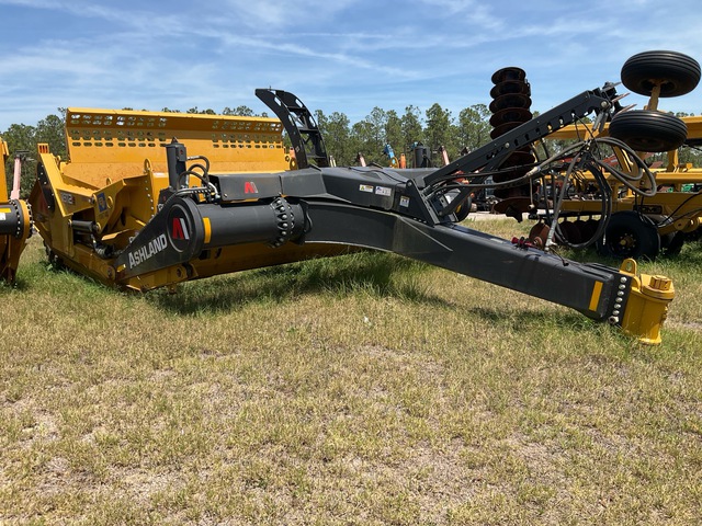 2022 Ashland 1812E 4 Tire Hydraulic Pull Scraper