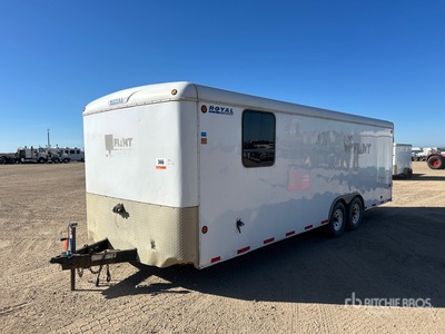 2005 Royal Cargo 29 ft T/A Enclosed Trailer