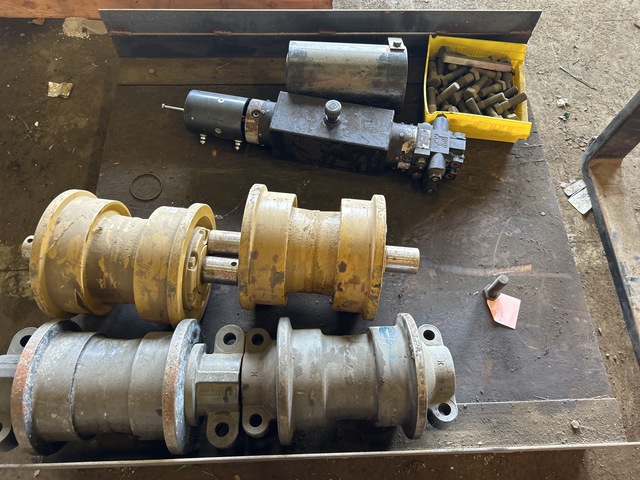 Quantity of Undercarriage Components & Parts