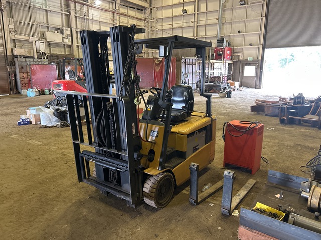 2001 Cat EP20KT 3700 lb Electric Forklift