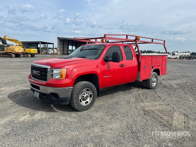 2013 GMC Sierra 2500 4x2 Extended Cab Utility Truck