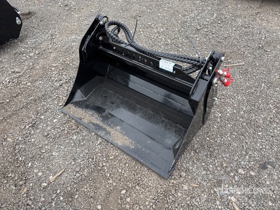 2026 GIYI GY-XKH39F 39 in Multi-Purpose Mini Skid Steer Bucket (Unused)