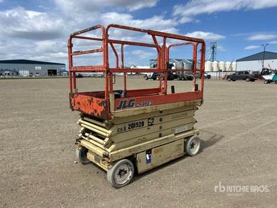 2000 JLG 2646E2 Electric Scissor Lift