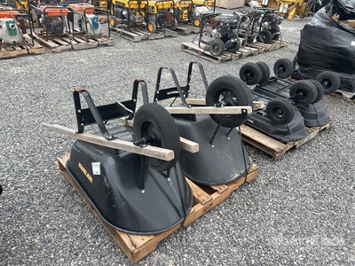 Quantity of (4) Wheelbarrows ハンドツール