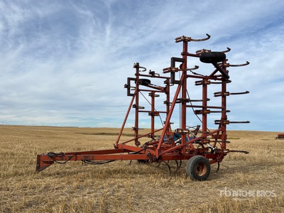 International 55 37 ft Cultivator
