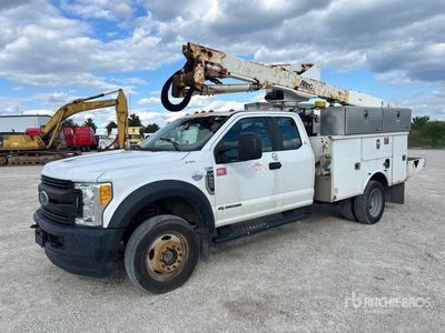 2017 Altec AT40G 40 ft on 2017 Ford F-550 XL 4x2 Extended Cab Bucket Truck