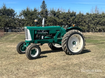 Oliver 70 2WD Wide Front Tractor histórico